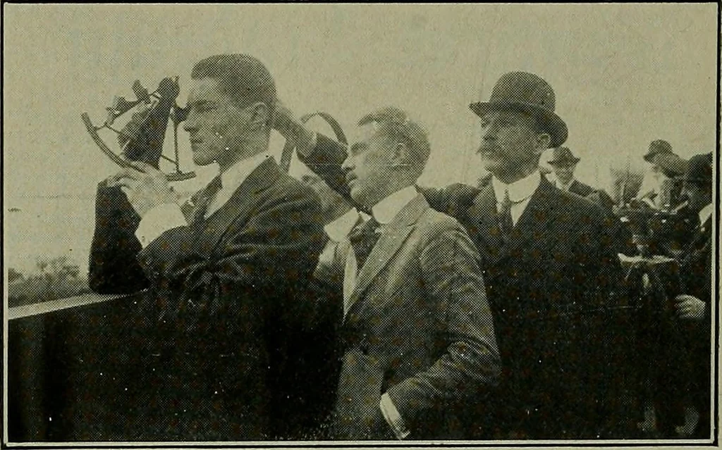 An illustration from Uttmark's guide to the United States local inspectors examination for masters and mates of ocean going steam and sailing ships, 1919, leaf 243
