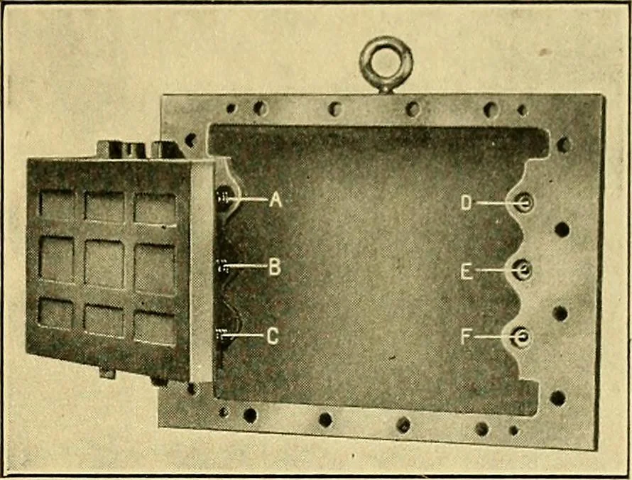 An illustration from Valve setting: simple methods of setting the plain slide valve. Meyer cut-off. Corliss. and poppet types, 1908, leaf 148