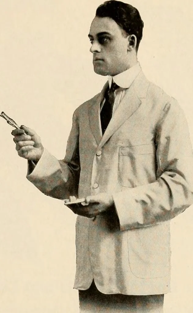 An illustration from Vantine's., 1915, leaf 36