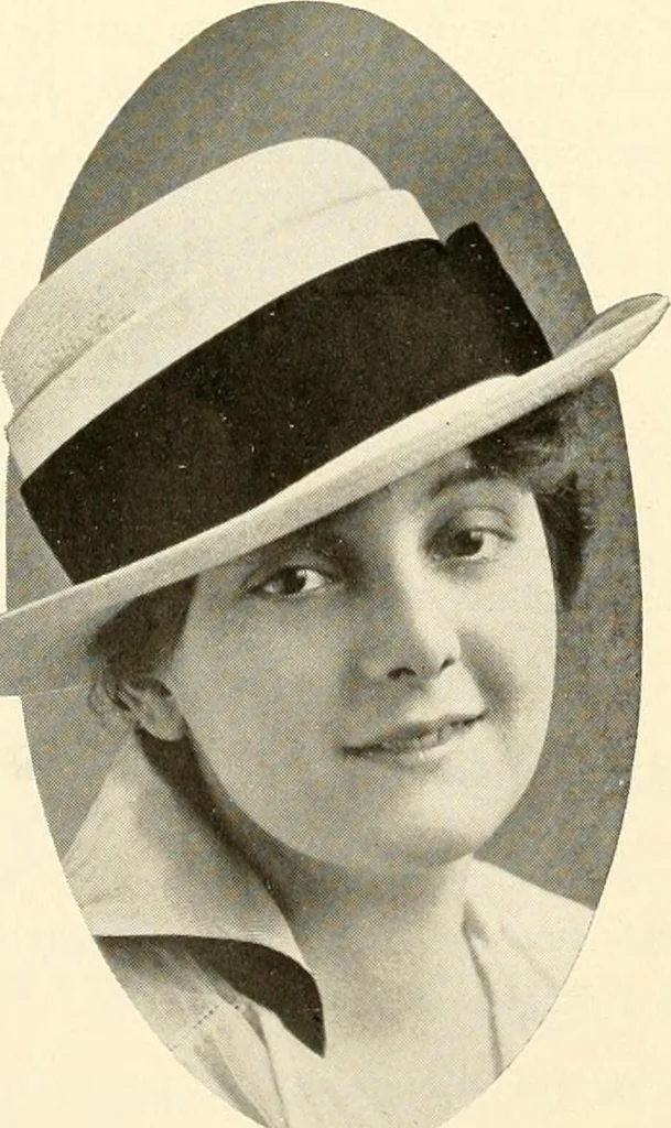 An illustration from Vantine's., 1915, leaf 5