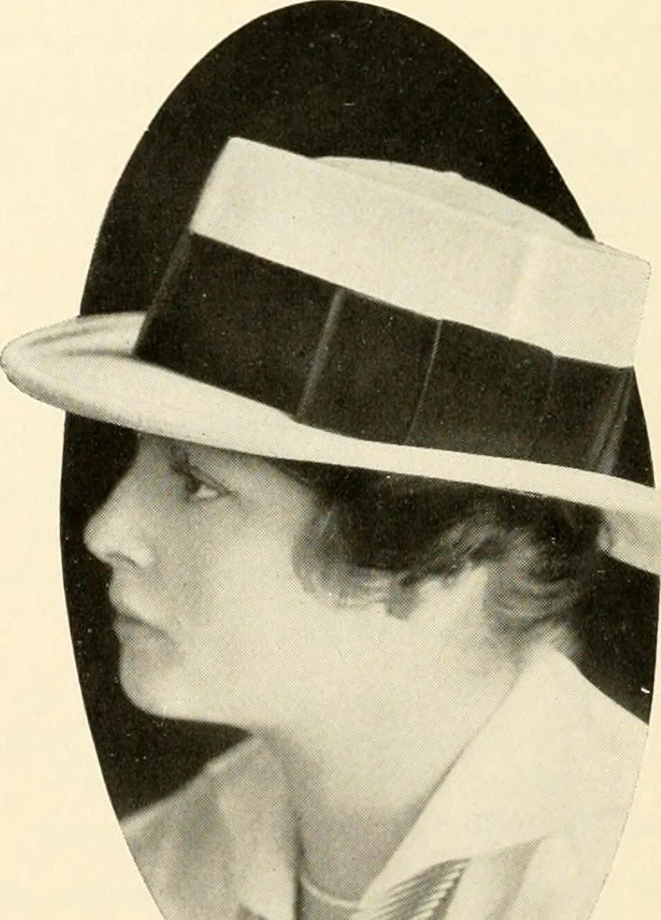 An illustration from Vantine's., 1915, leaf 5