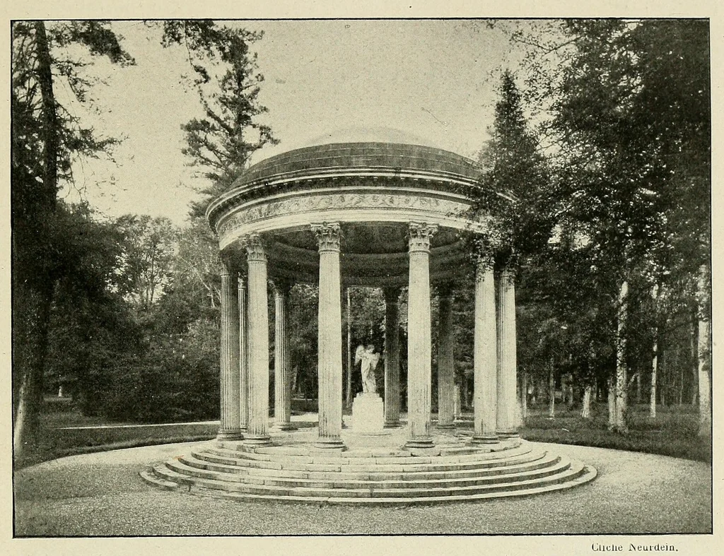 An illustration from Versailles, le château--les jardins--les Trianons-- le musée--la ville, 1904, leaf 159