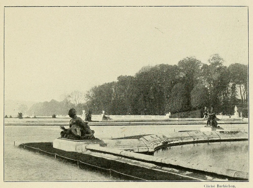 An illustration from Versailles, le château--les jardins--les Trianons-- le musée--la ville, 1904, leaf 85