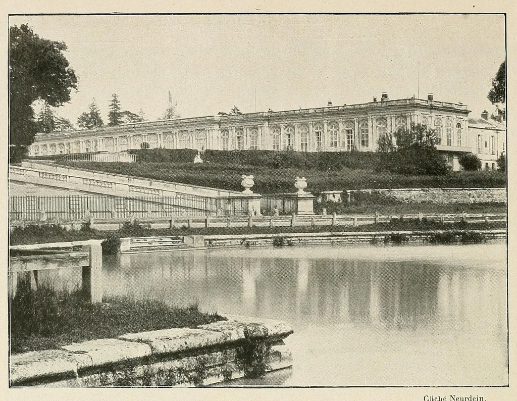 An illustration from Versailles, le château--les jardins--les Trianons-- le musée--la ville, 1904, leaf 94
