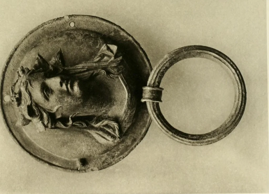 An illustration from The Waddesdon bequest : catalog of the works of art bequeathed to the British Museum by Baron Ferdinand Rothschild, 1898, 1902, leaf 152