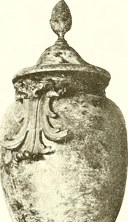 An illustration from Warings' exhibition of Italian art 1909 : furniture, bronzes, tapestries, embroideries, marbles, lace, academy pictures, 1909, leaf 66