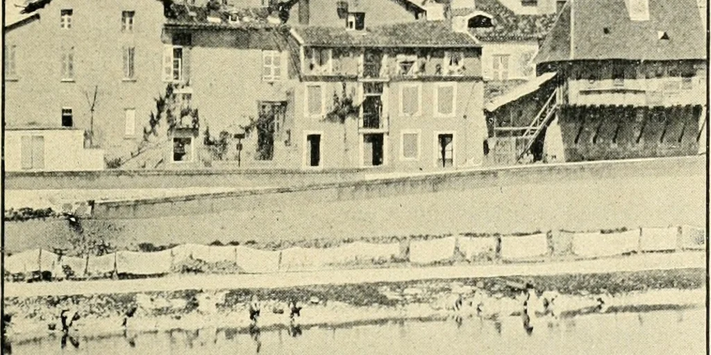 An illustration from Westfranzösische Kuppelkirchen, 1904, leaf 12