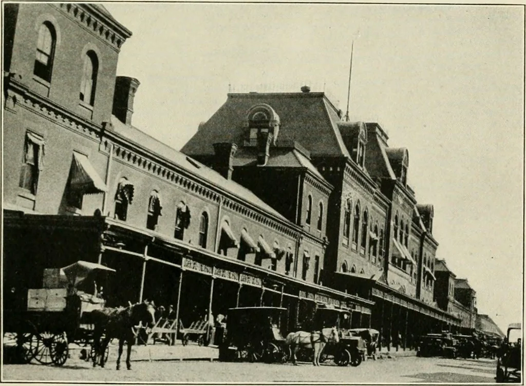 An illustration from What of the city? America's greatest issue--city planning, what it is and how to go about it to achieve success, 1919, leaf 516