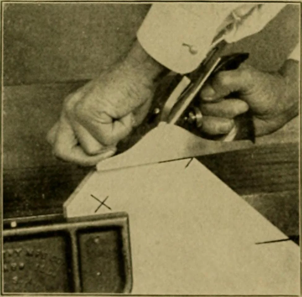 An illustration from Woodwork for the grades, for use in manual training classes; fully illustrated with three hundred half-tone engravings from actual shop practice, and many working drawings of educational shop problems, 1913, leaf 115