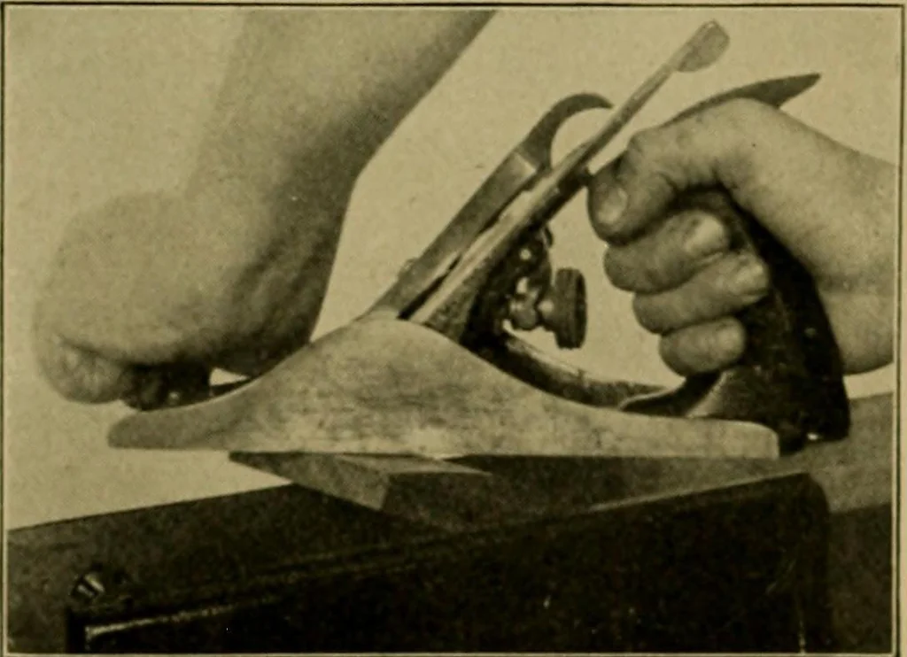 An illustration from Woodwork for the grades, for use in manual training classes; fully illustrated with three hundred half-tone engravings from actual shop practice, and many working drawings of educational shop problems, 1913, leaf 193