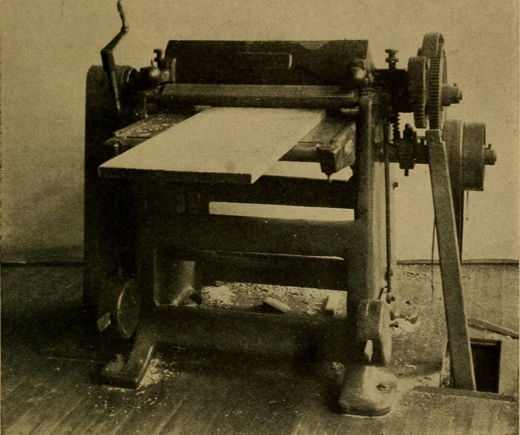 An illustration from Woodwork for the grades, for use in manual training classes; fully illustrated with three hundred half-tone engravings from actual shop practice, and many working drawings of educational shop problems, 1913, leaf 20