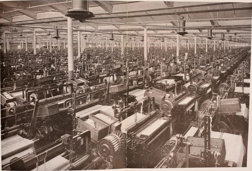 An illustration from Wool and cotton in all forms from yarn to fabric, 1921, leaf 152