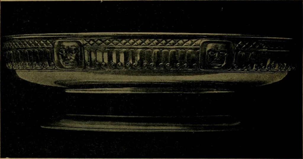An illustration from XIV [i.e. Vierzehnter] Verbandstag Verband deutscher Juweliere, Gold- & Silberschmiede Strassburg, vom 7.-11. August 1914 : verbunden mit einer Ausstellung alter & neuer Goldschmiedearbeiten und Uhren, 1914, leaf 101