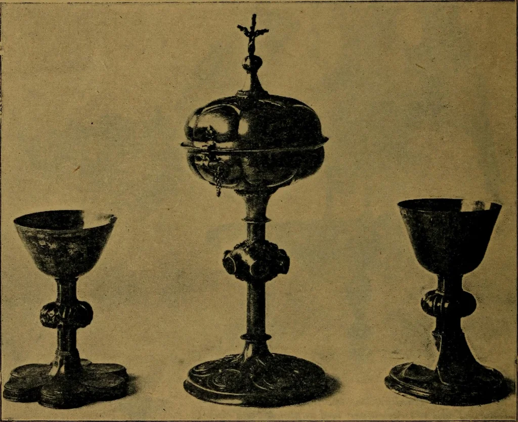 An illustration from XIV [i.e. Vierzehnter] Verbandstag Verband deutscher Juweliere, Gold- & Silberschmiede Strassburg, vom 7.-11. August 1914 : verbunden mit einer Ausstellung alter & neuer Goldschmiedearbeiten und Uhren, 1914, leaf 33