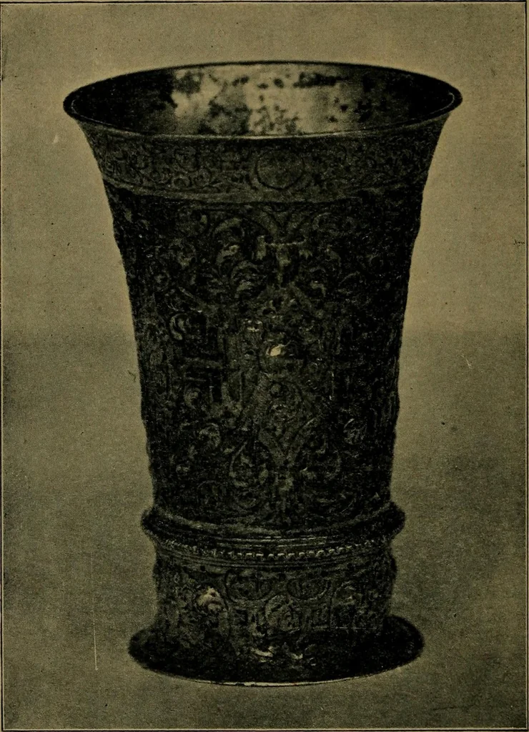 An illustration from XIV [i.e. Vierzehnter] Verbandstag Verband deutscher Juweliere, Gold- & Silberschmiede Strassburg, vom 7.-11. August 1914 : verbunden mit einer Ausstellung alter & neuer Goldschmiedearbeiten und Uhren, 1914, leaf 45
