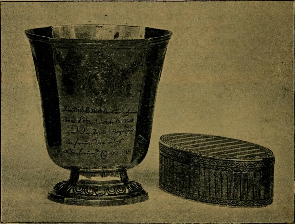 An illustration from XIV [i.e. Vierzehnter] Verbandstag Verband deutscher Juweliere, Gold- & Silberschmiede Strassburg, vom 7.-11. August 1914 : verbunden mit einer Ausstellung alter & neuer Goldschmiedearbeiten und Uhren, 1914, leaf 61