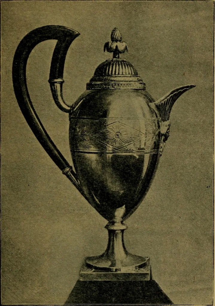 An illustration from XIV [i.e. Vierzehnter] Verbandstag Verband deutscher Juweliere, Gold- & Silberschmiede Strassburg, vom 7.-11. August 1914 : verbunden mit einer Ausstellung alter & neuer Goldschmiedearbeiten und Uhren, 1914, leaf 66
