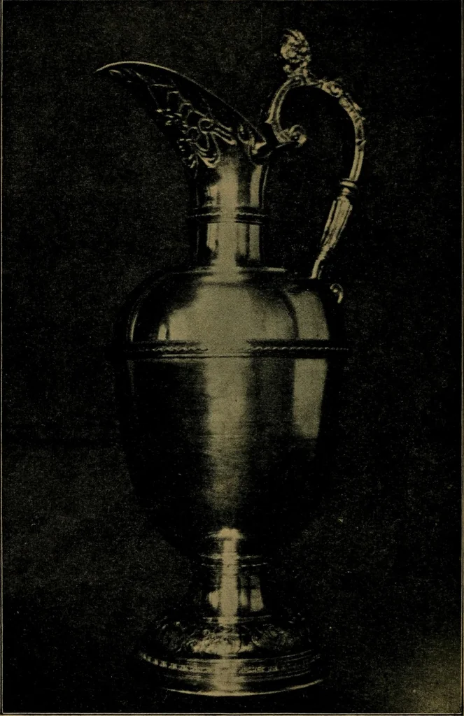 An illustration from XIV [i.e. Vierzehnter] Verbandstag Verband deutscher Juweliere, Gold- & Silberschmiede Strassburg, vom 7.-11. August 1914 : verbunden mit einer Ausstellung alter & neuer Goldschmiedearbeiten und Uhren, 1914, leaf 73