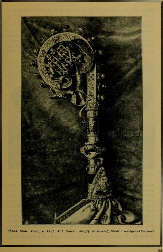An illustration from XIV [i.e. Vierzehnter] Verbandstag Verband deutscher Juweliere, Gold- & Silberschmiede Strassburg, vom 7.-11. August 1914 : verbunden mit einer Ausstellung alter & neuer Goldschmiedearbeiten und Uhren, 1914, leaf 92