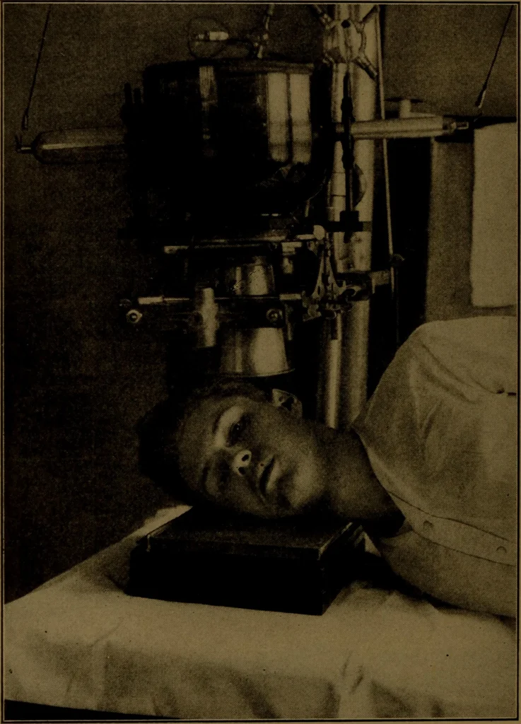 An illustration from X-ray manual : U.S. Army, 1917, leaf 241