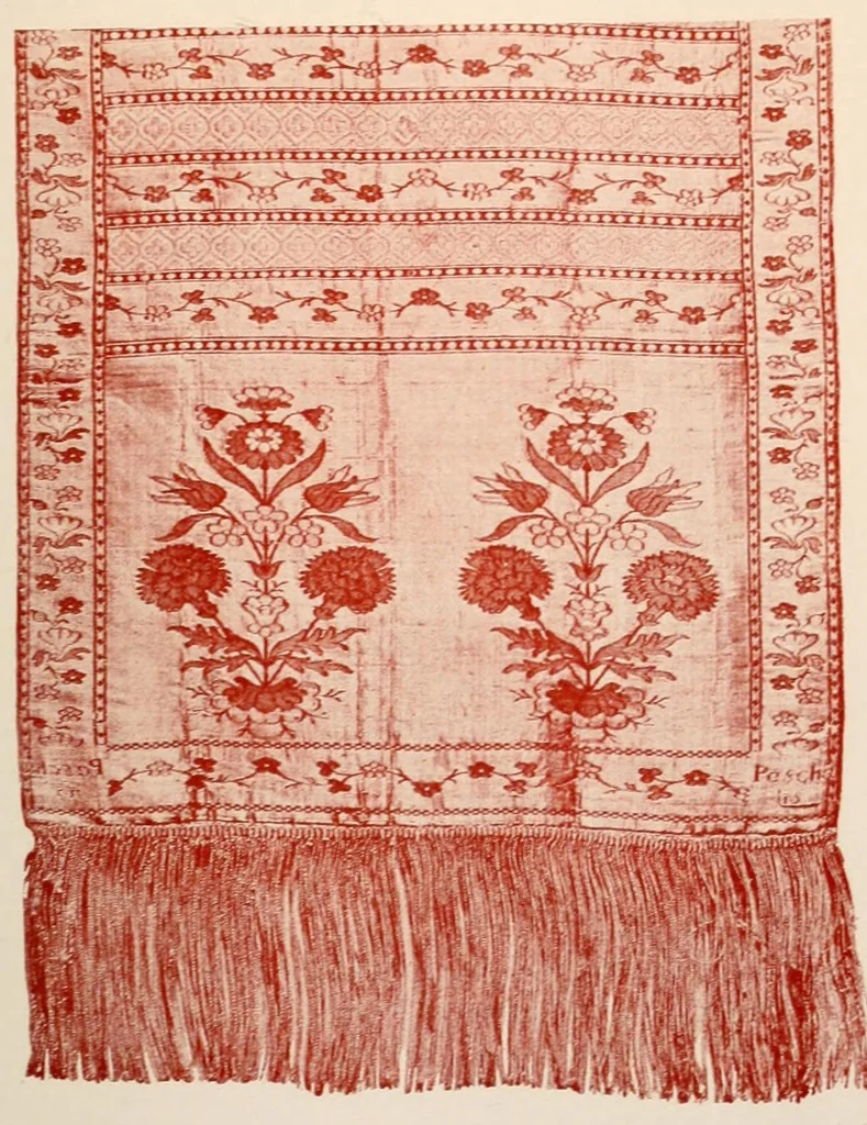 An illustration from Zarys artystycznego rozwoju tkactwa i haftarstwa; objaniony zabytkami Muzeum Narodowego w Krakowie, 1906, leaf 327