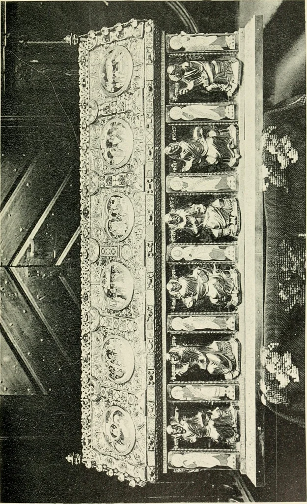 An illustration from Zur Entwicklung des zeichnerischen Stils in der Cölner Goldschmiedekunst des 12. Jahrhunderts. Mit 10 Lichtdrucktafeln, 1917, leaf 76