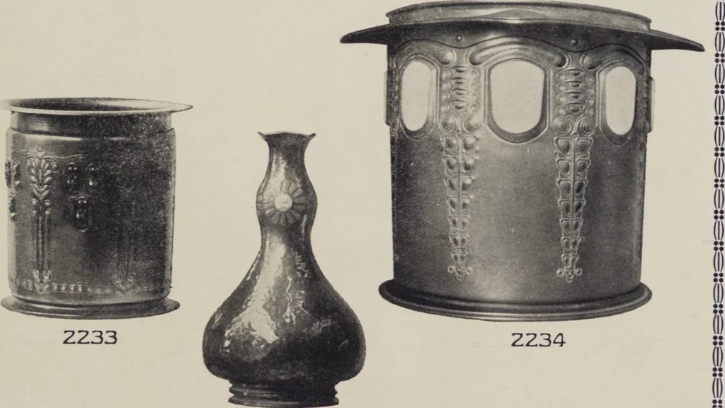 An illustration from Vulkania, Prostějov. Odděleni I., Dekorativní a praktické umělecké́ předměty pro výzdobu bytu = Section I. Objets d'art en métal pratiques et décoratifs pour l'ornement du logis, 1907, leaf 12