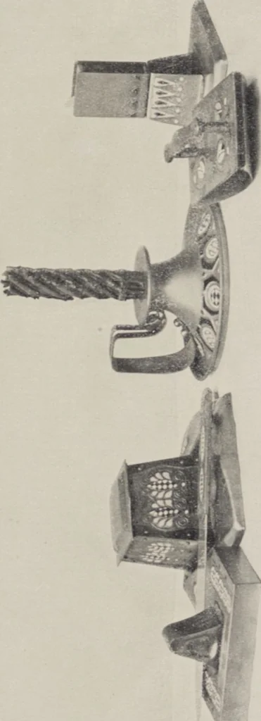 An illustration from Vulkania, Prostějov. Odděleni I., Dekorativní a praktické umělecké́ předměty pro výzdobu bytu = Section I. Objets d'art en métal pratiques et décoratifs pour l'ornement du logis, 1907, leaf 27