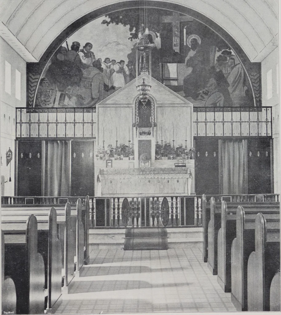 An illustration from Vulkania, Prostějov. Odděleni I., Dekorativní a praktické umělecké́ předměty pro výzdobu bytu = Section I. Objets d'art en métal pratiques et décoratifs pour l'ornement du logis, 1907, leaf 41