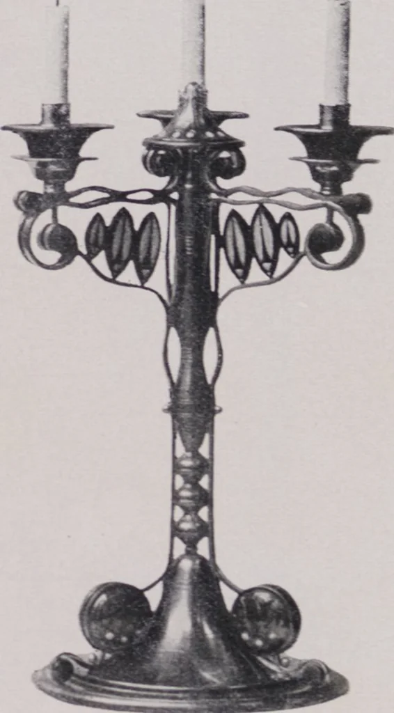 An illustration from Vulkania, Prostějov. Odděleni I., Dekorativní a praktické umělecké́ předměty pro výzdobu bytu = Section I. Objets d'art en métal pratiques et décoratifs pour l'ornement du logis, 1907, leaf 47