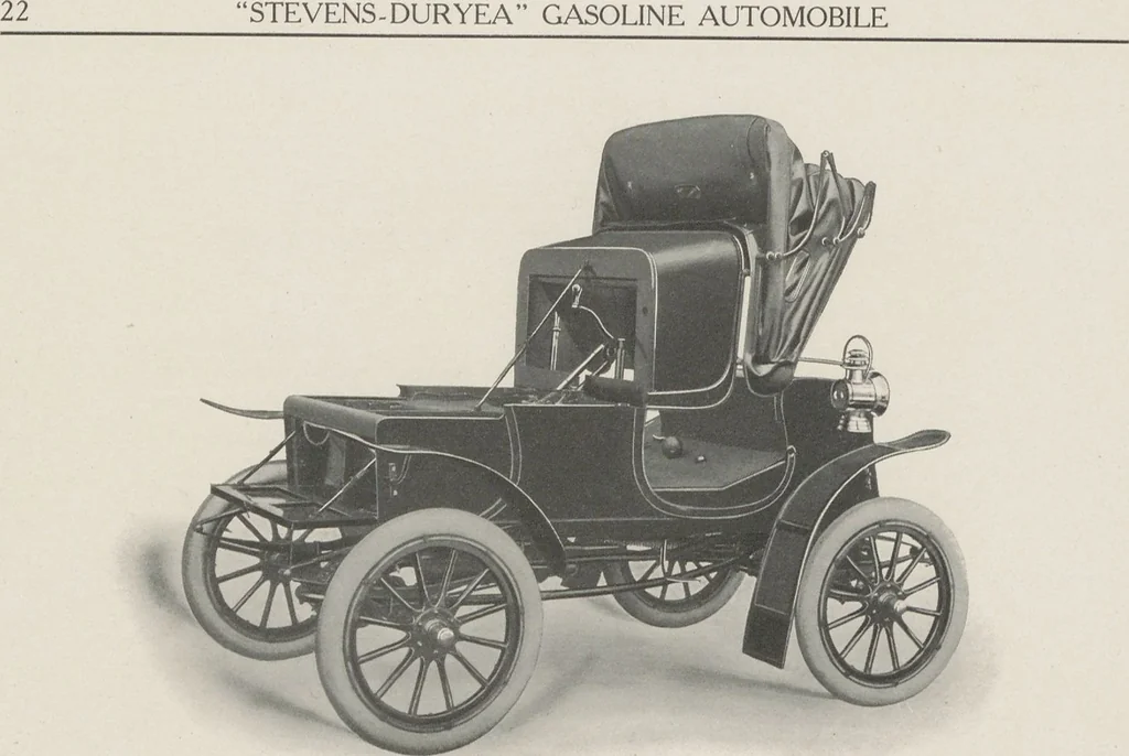 An illustration from The Stevens-Duryea : two cylinder opposed type gasoline autombobile / manufactured by J. Stevens Arms and Tool Company, 1903, leaf 24