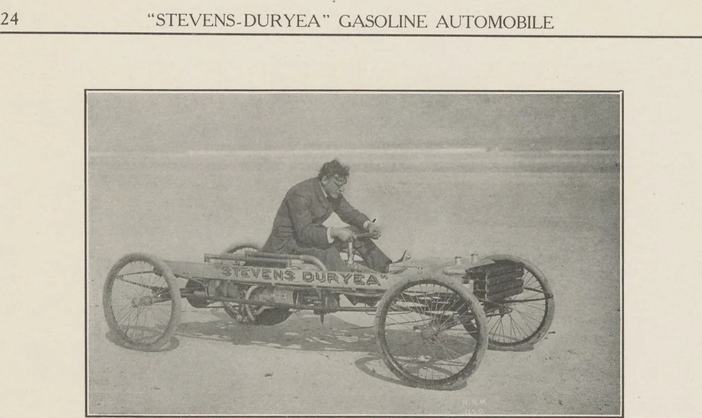 An illustration from The Stevens-Duryea : two cylinder opposed type gasoline autombobile / manufactured by J. Stevens Arms and Tool Company, 1903, leaf 26