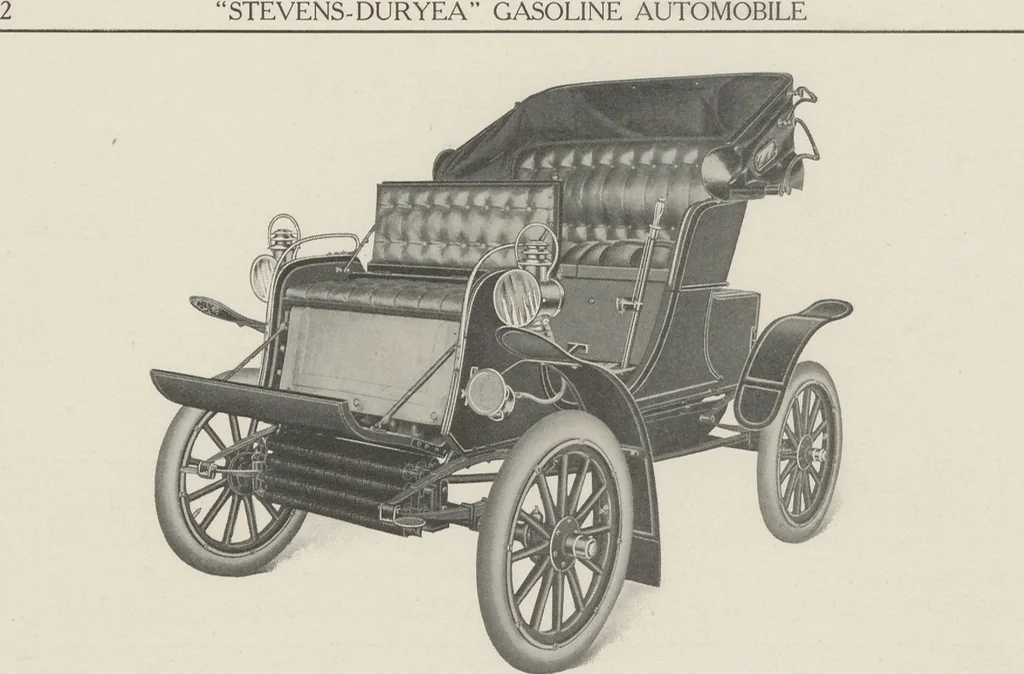 An illustration from The Stevens-Duryea : two cylinder opposed type gasoline autombobile / manufactured by J. Stevens Arms and Tool Company, 1903, leaf 4