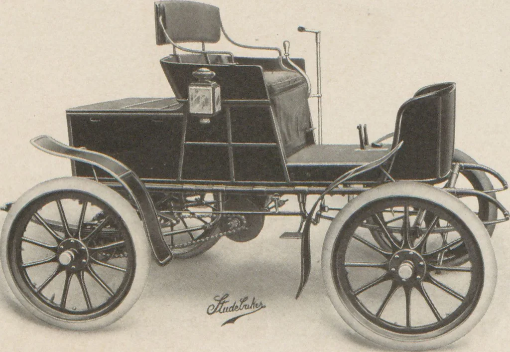 An illustration from Gasoline and electric automobiles / made by Studebaker Automobile Company, 1905, leaf 18