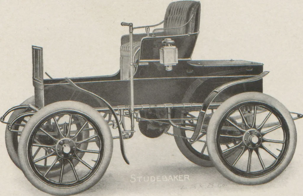 An illustration from Gasoline and electric automobiles / made by Studebaker Automobile Company, 1905, leaf 21