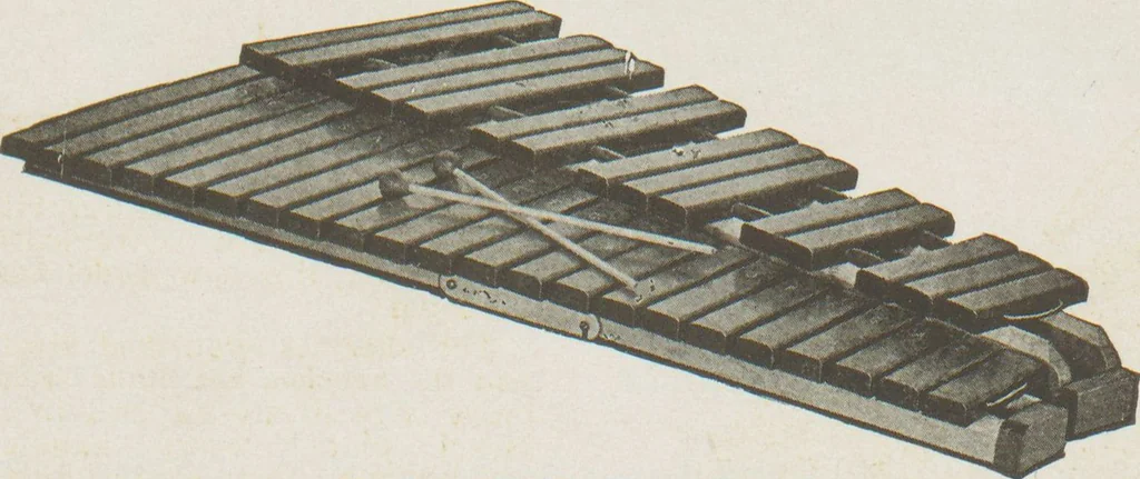 An illustration from Band and orchestra instruments / Selmer, 1917, leaf 30