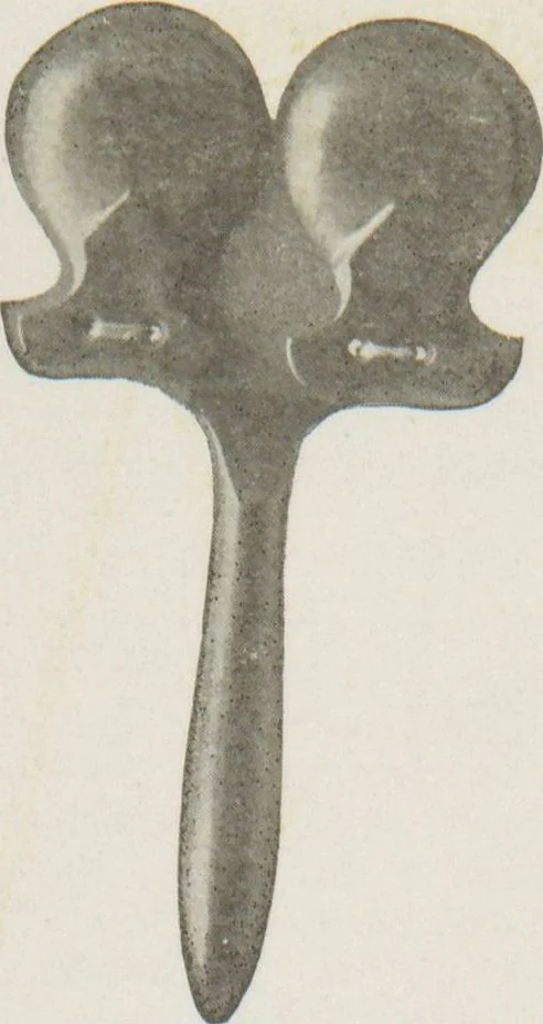 An illustration from Band and orchestra instruments / Selmer, 1917, leaf 32