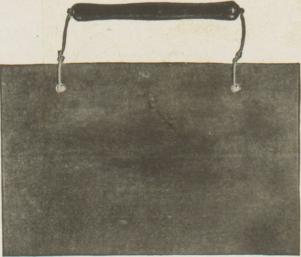 An illustration from Band and orchestra instruments / Selmer, 1917, leaf 38