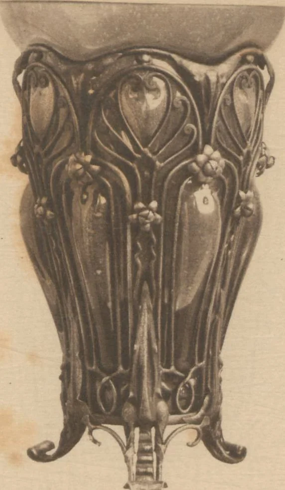 An illustration from Meubles d'art, 1919, leaf 5