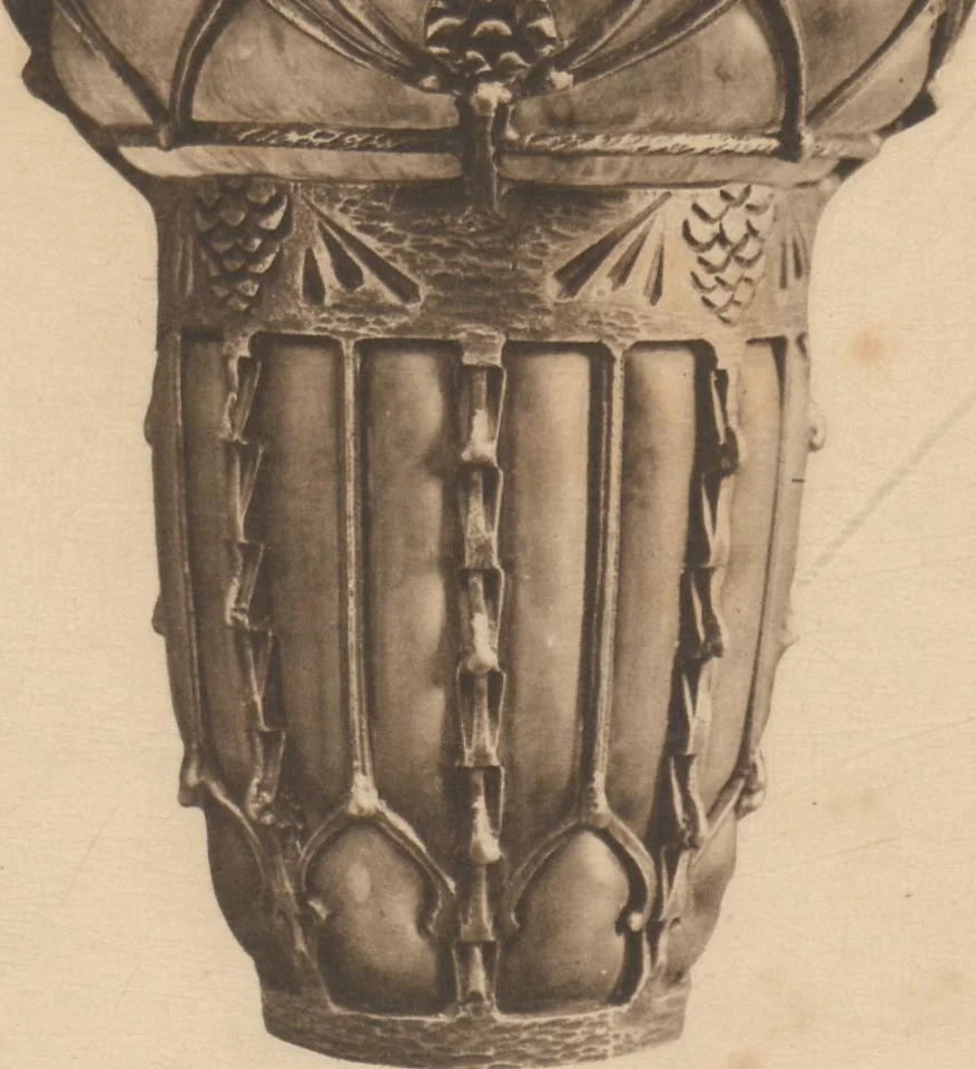 An illustration from Meubles d'art, 1919, leaf 6