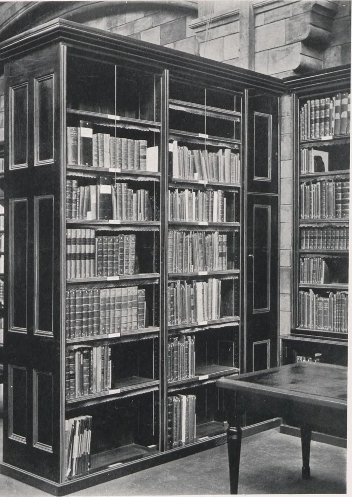 An illustration from General catalogue of show cases, fittings, book cases, stands &c., executed for H.M. Government at the British & Natural History museums, 1907, leaf 117