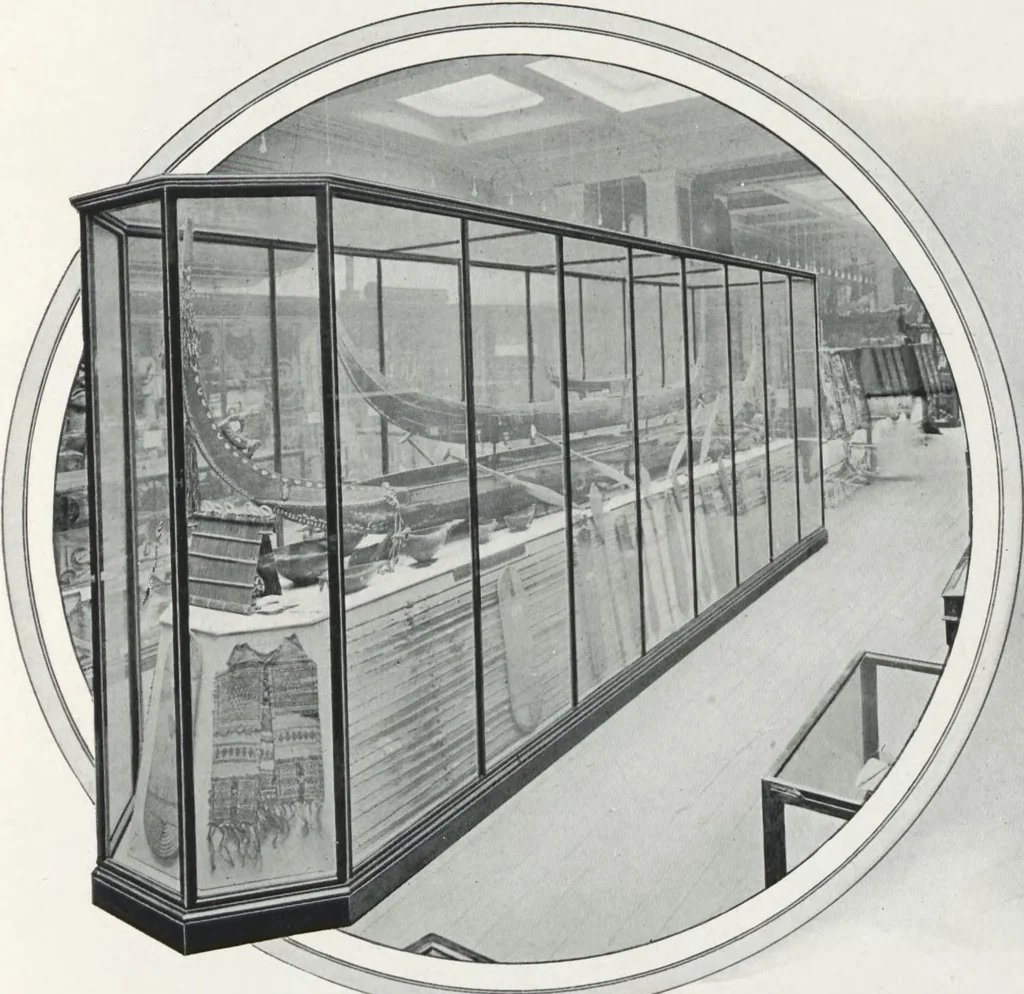 An illustration from General catalogue of show cases, fittings, book cases, stands &c., executed for H.M. Government at the British & Natural History museums, 1907, leaf 31