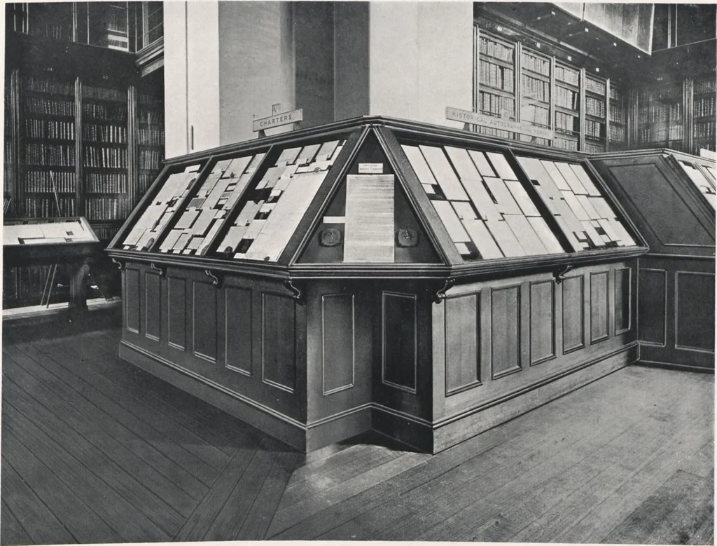 An illustration from General catalogue of show cases, fittings, book cases, stands &c., executed for H.M. Government at the British & Natural History museums, 1907, leaf 61