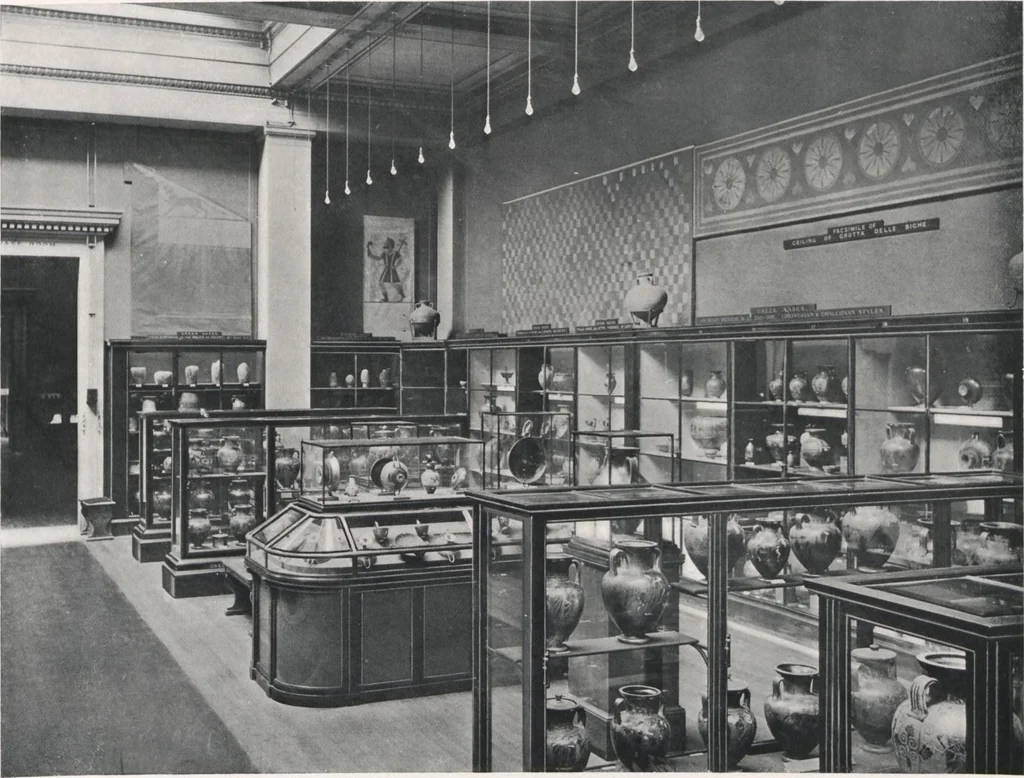 An illustration from General catalogue of show cases, fittings, book cases, stands &c., executed for H.M. Government at the British & Natural History museums, 1907, leaf 73