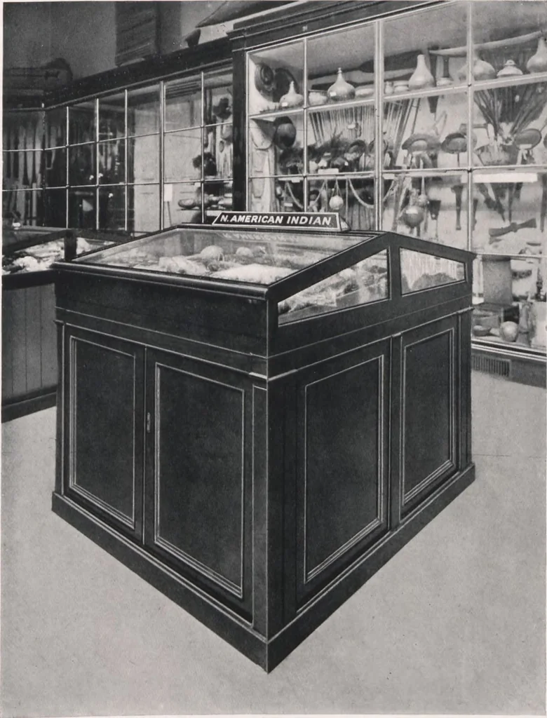An illustration from General catalogue of show cases, fittings, book cases, stands &c., executed for H.M. Government at the British & Natural History museums, 1907, leaf 95