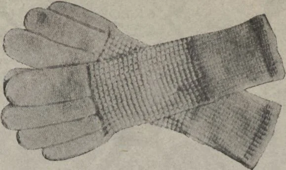 An illustration from New York City's latest fall and winter styles for 1906-1907 : catalogue no. 42 / Siegel Cooper Co, 1906, leaf 107