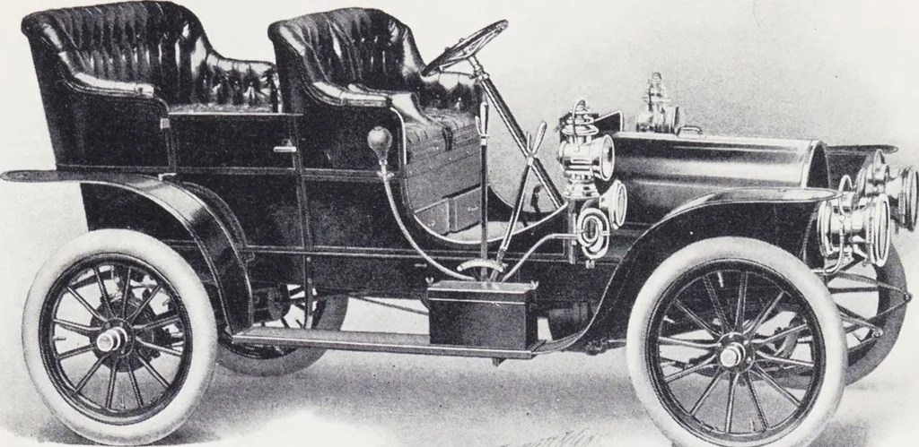 An illustration from Franklin motor-cars : 1907 / H.H. Franklin Manufacturing Company, 1907, leaf 15