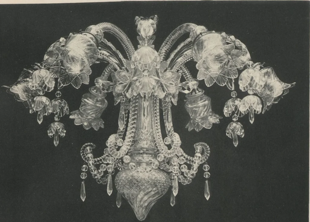 An illustration from Tarif des articles d'eclairage / Compagnie des cristalleries de Baccarat, 1907, leaf 101