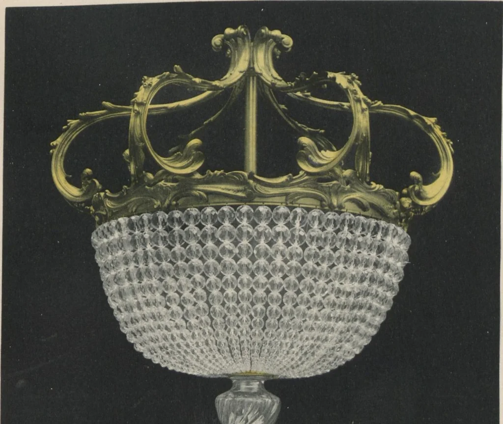An illustration from Tarif des articles d'eclairage / Compagnie des cristalleries de Baccarat, 1907, leaf 102