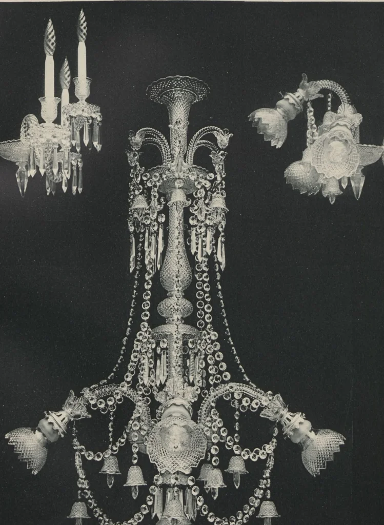An illustration from Tarif des articles d'eclairage / Compagnie des cristalleries de Baccarat, 1907, leaf 112